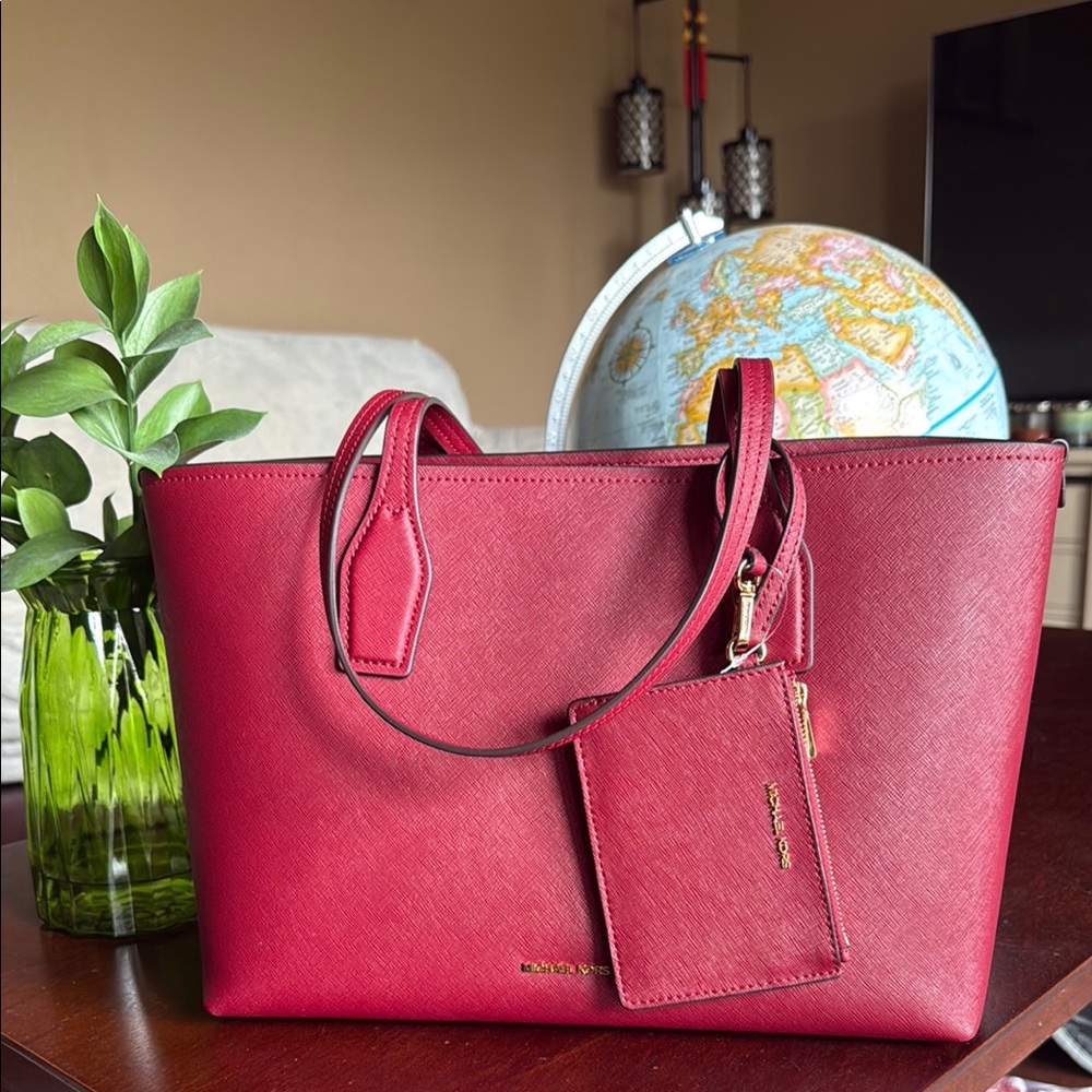 Elegant deep red MK Handbag new with tag